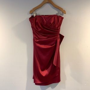 Raspberry pink “White House|Black Market” strapless, short cocktail dress size 6